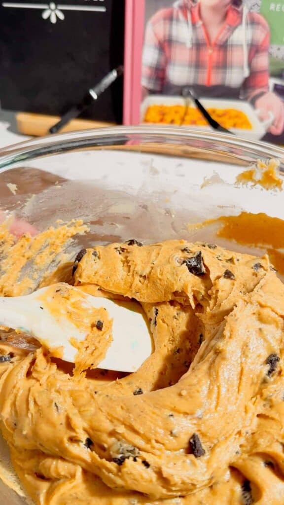 peanut butter oreo fudge mixture in a mixing bowl