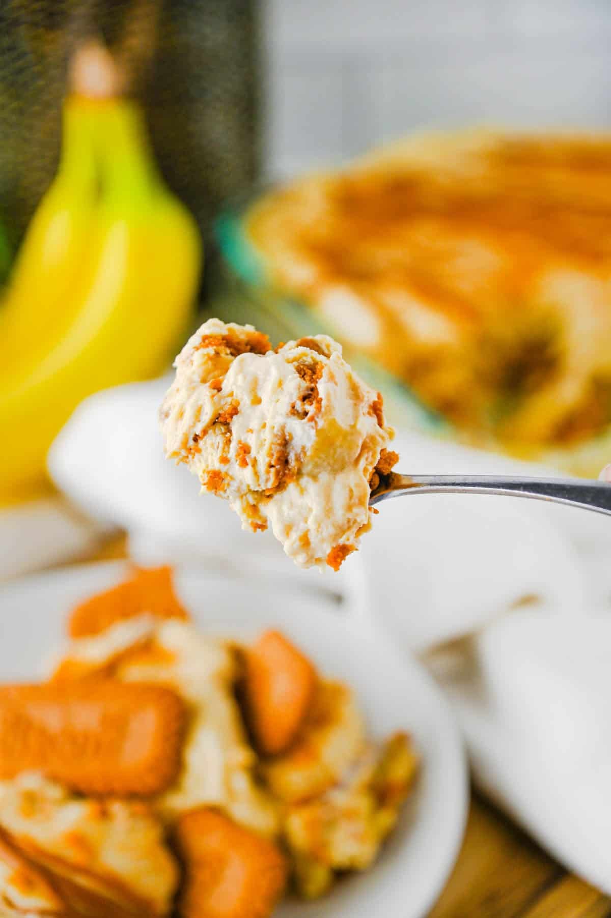 a spoonful of biscoff banana pudding