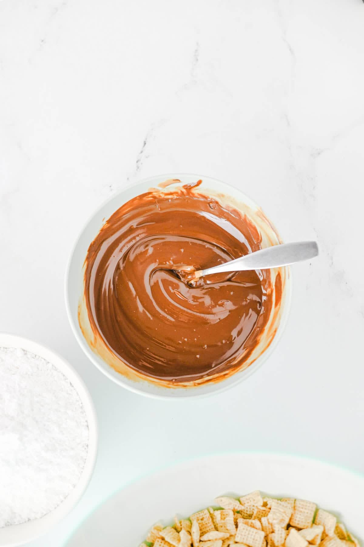 melted chocolate and peanut butter mixture in a bowl