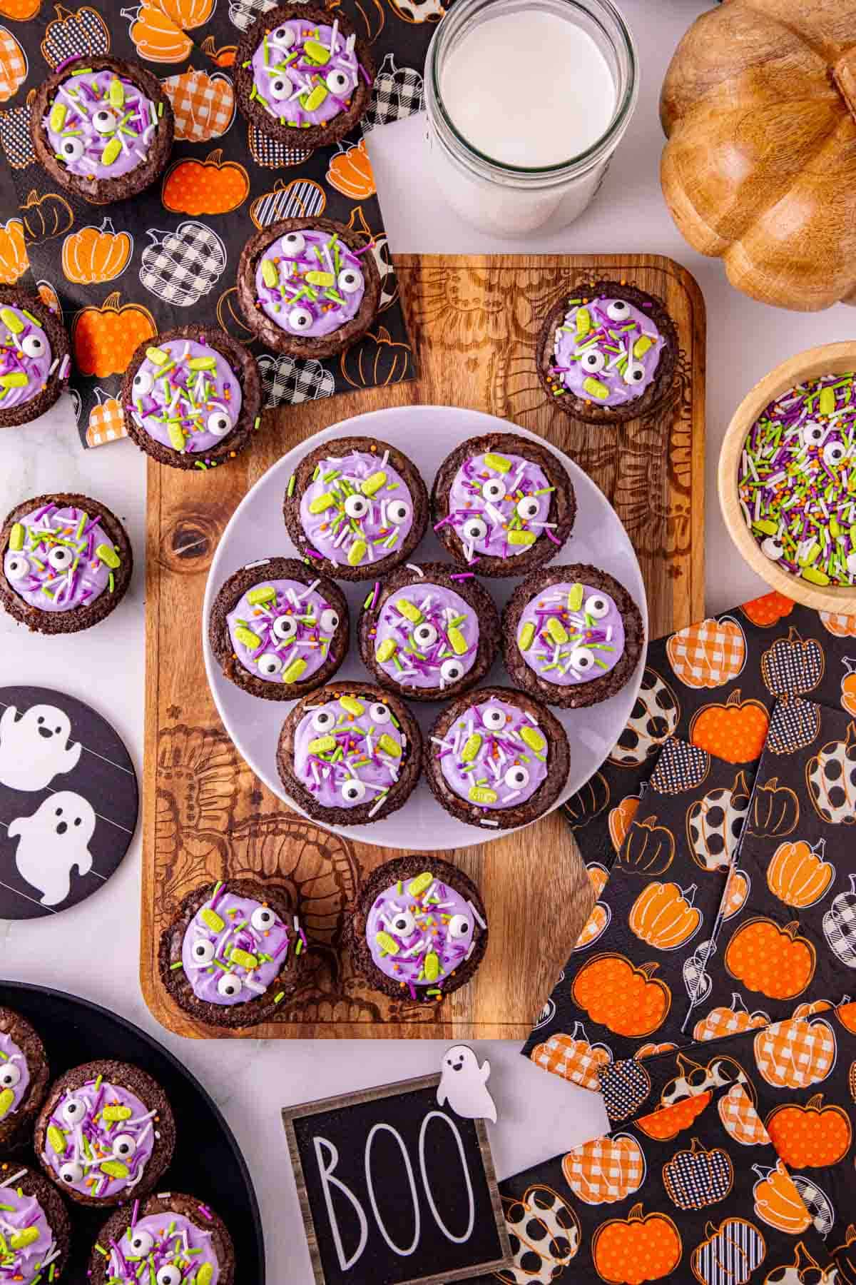 decorated mini brownies for halloween