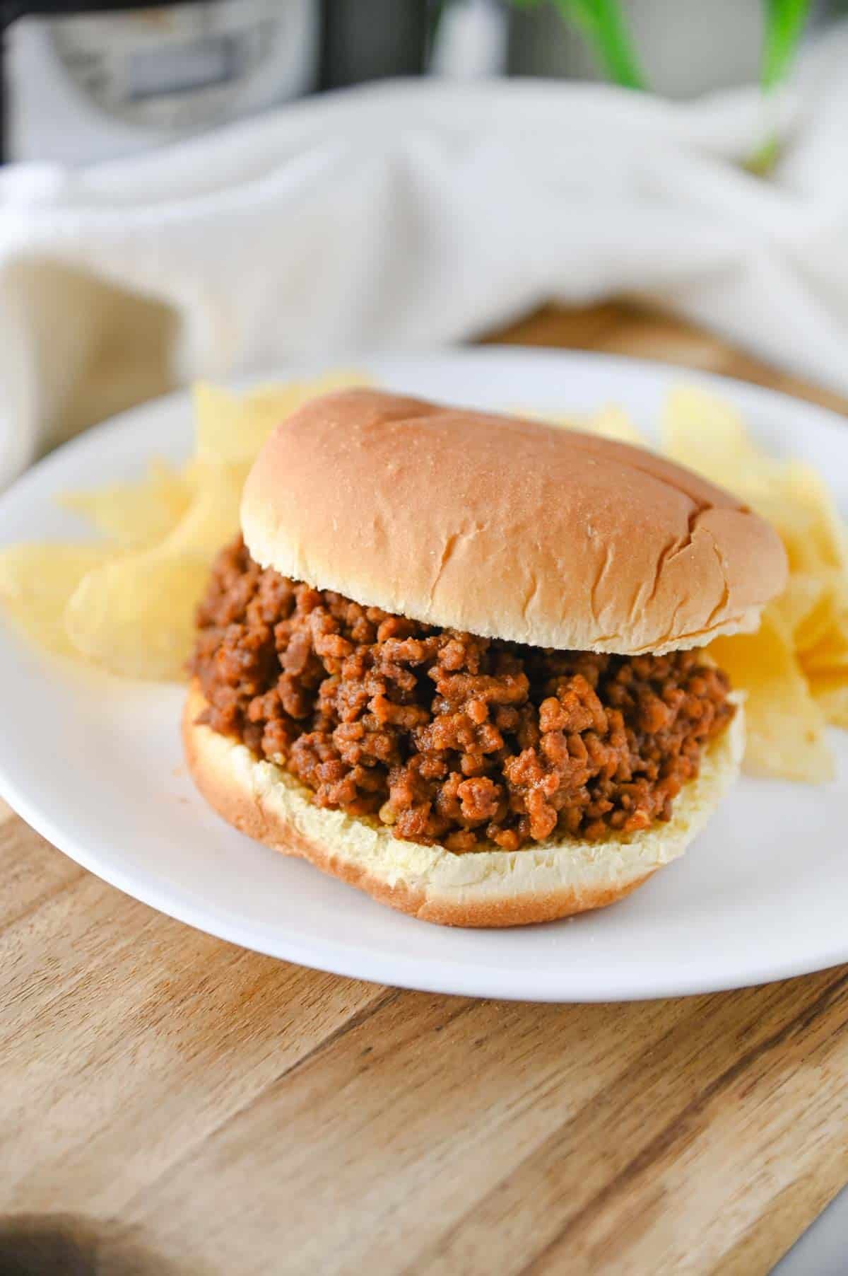 sloppy joe on a bun