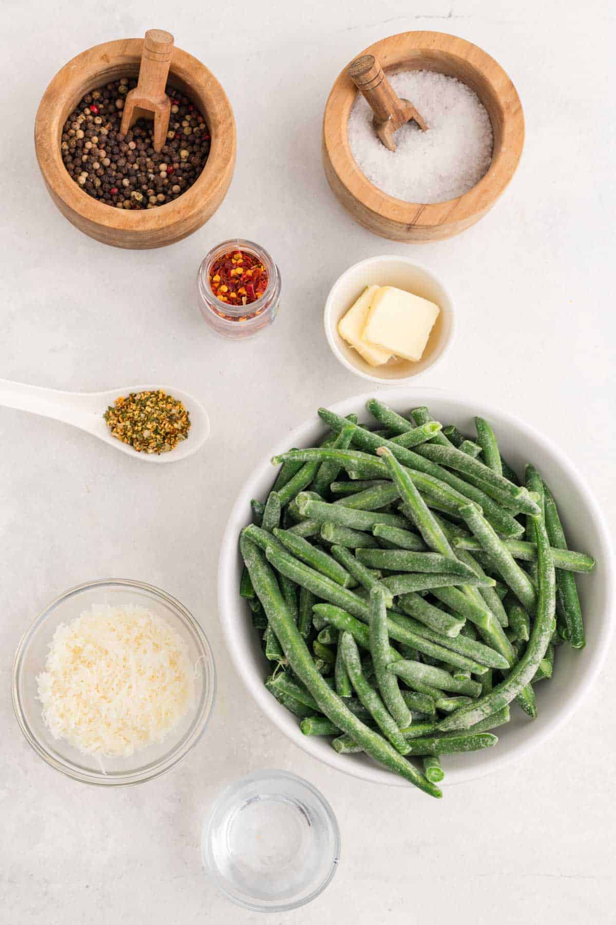 italian green beans ingredients on the kitchen counter