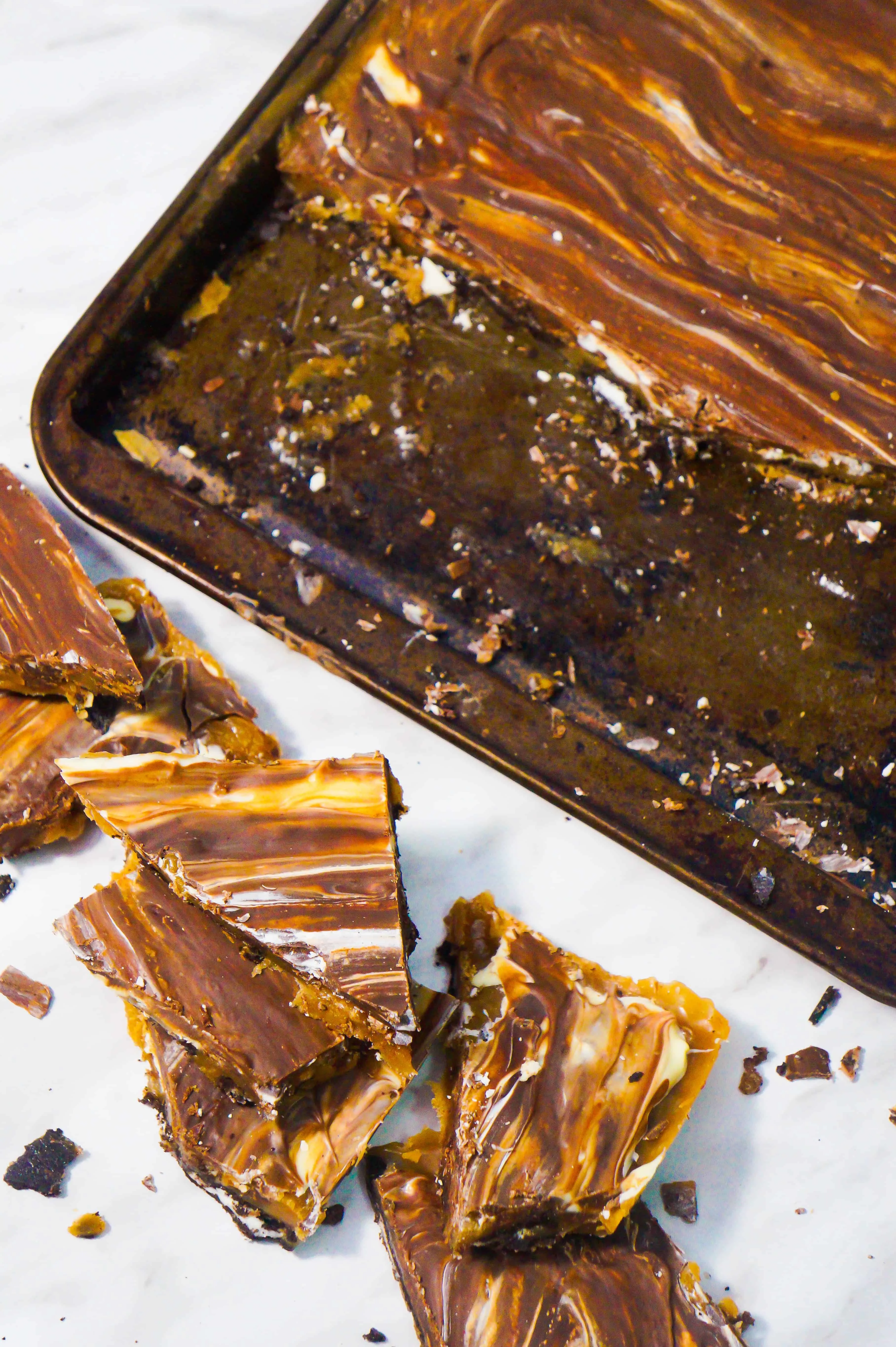 Chocolate Caramel Oreo Bars are an easy dessert recipe that taste just like Christmas Crack or toffee.