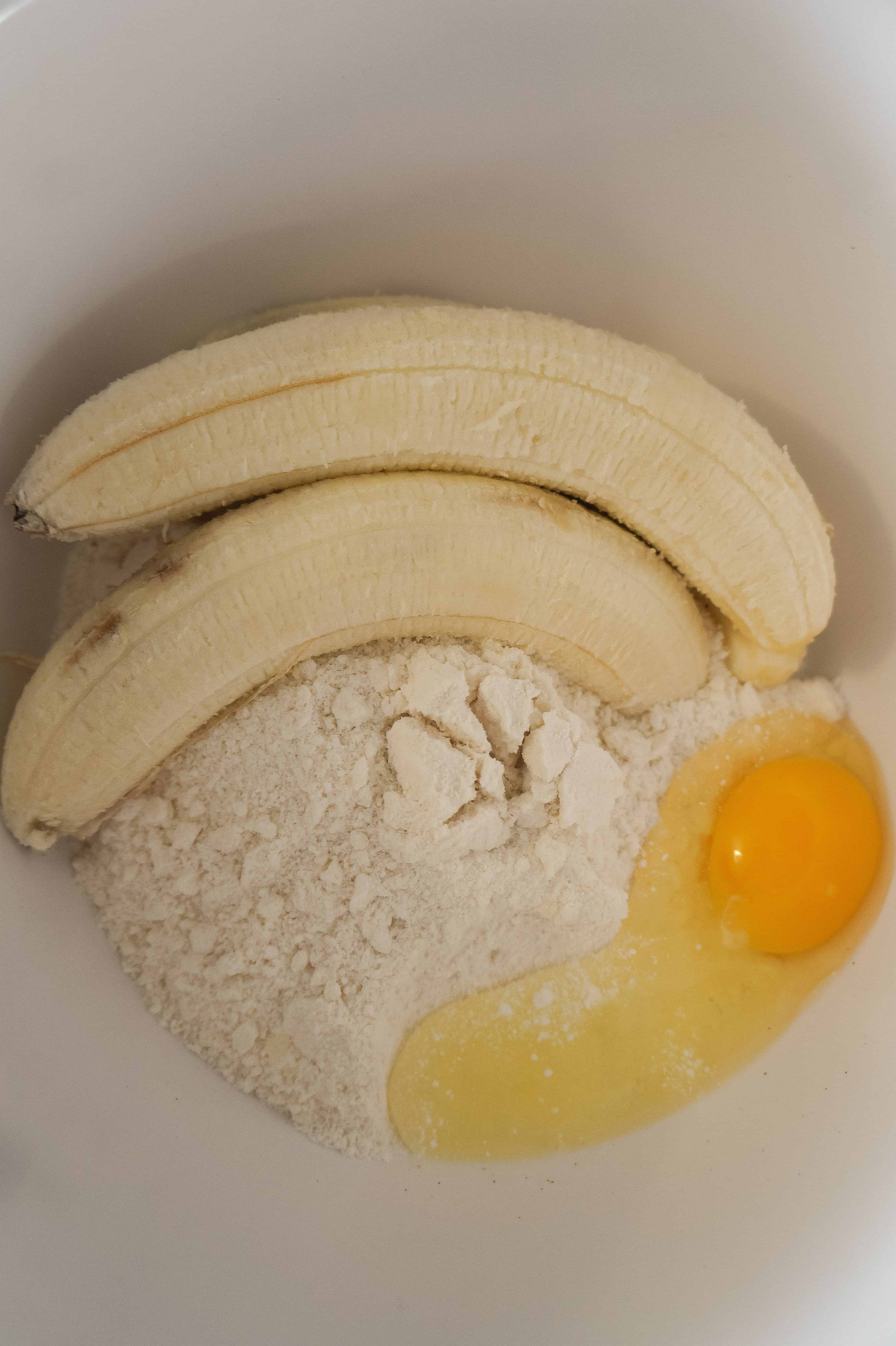 sugar cookie mix, bananas and egg in a bowl