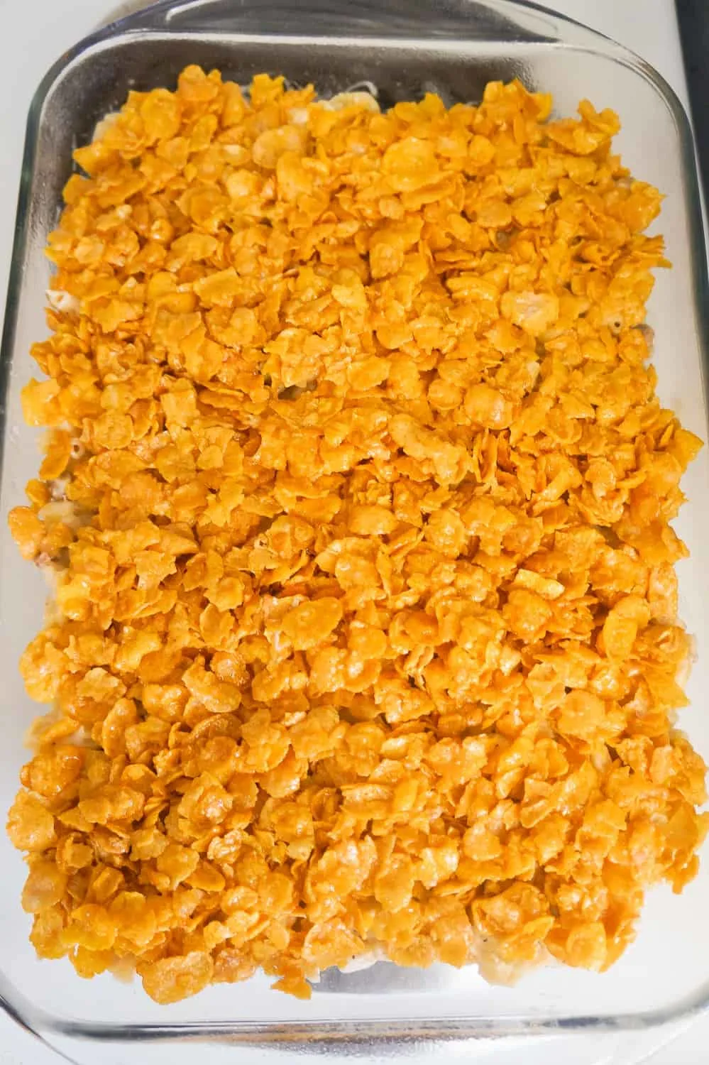 frosted flakes on top of mac and cheese