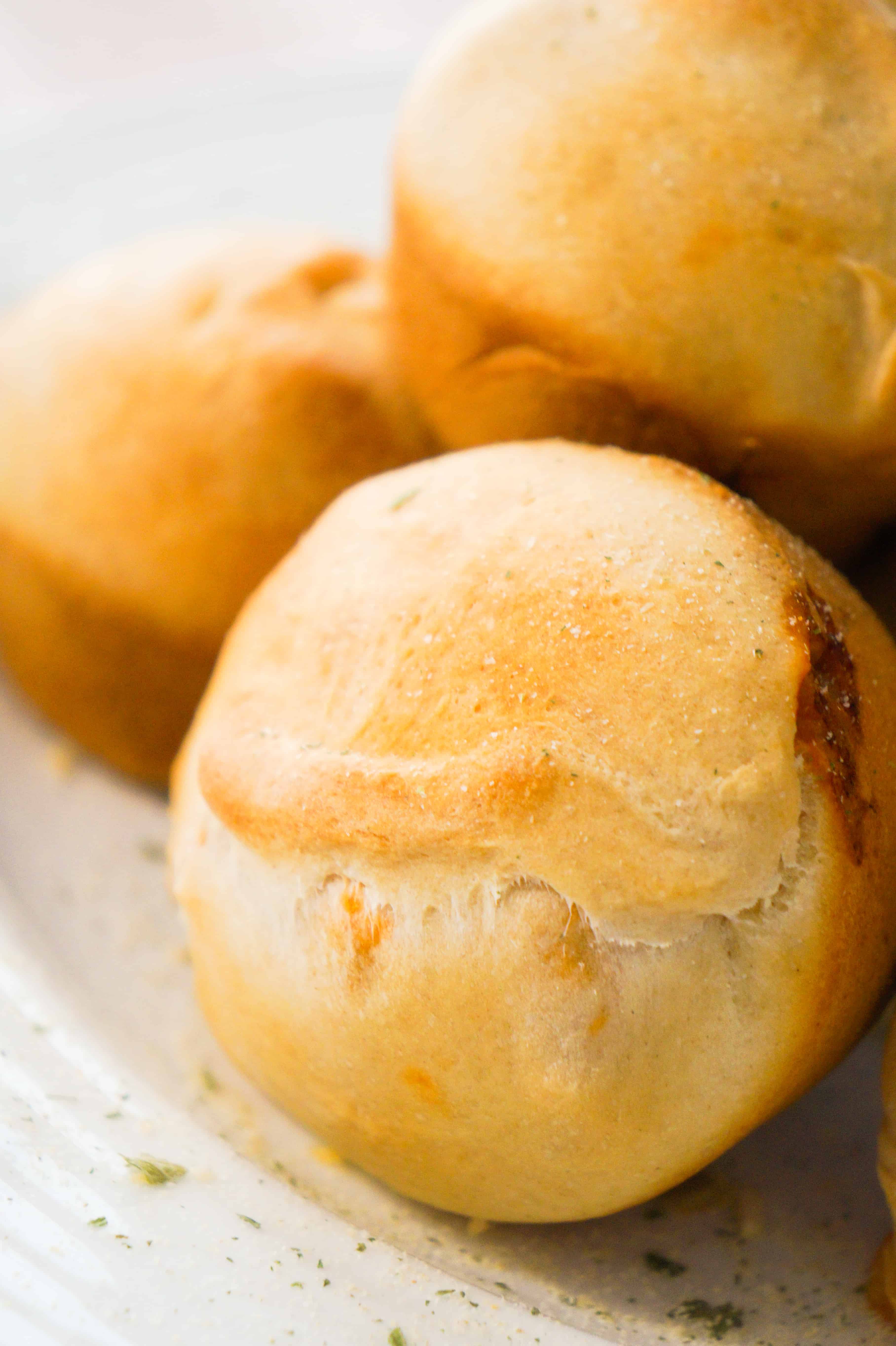 Cheesy Macaroni Bolognese Bites. Easy party food idea. Tasty Pillsbury dough stuffed with macaroni and cheese. Simple snack recipe with meaty bolognese sauce and cheese.