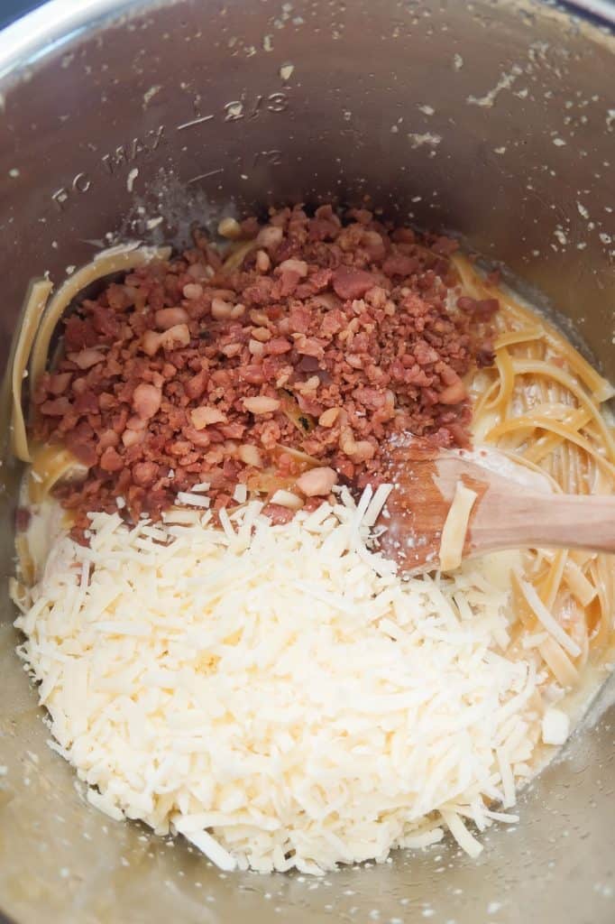 Instant Pot Bacon & Chicken Fettuccine Alfredo THIS IS NOT DIET FOOD