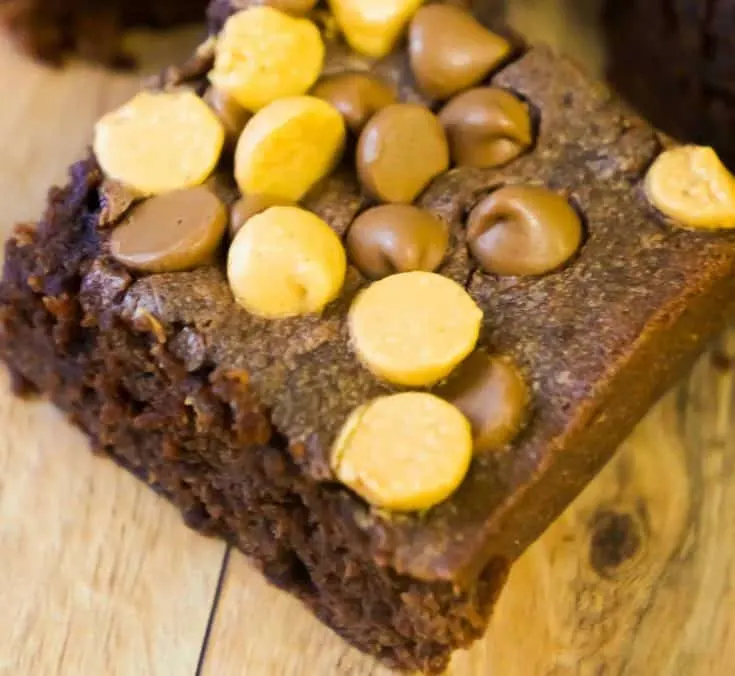 Peanut Butter Banana Brownies are an easy peanut butter brownie recipe.
