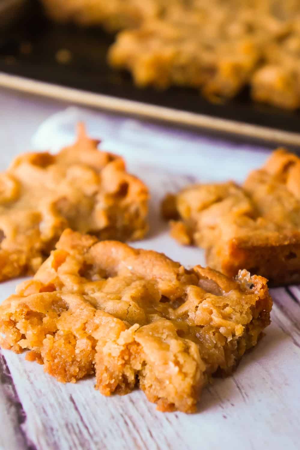 Peanut Butter Marshmallow Cookie Bars are an easy and delicious dessert. These peanut butter cookie bars are soft and chewy and loaded with Skor bits.