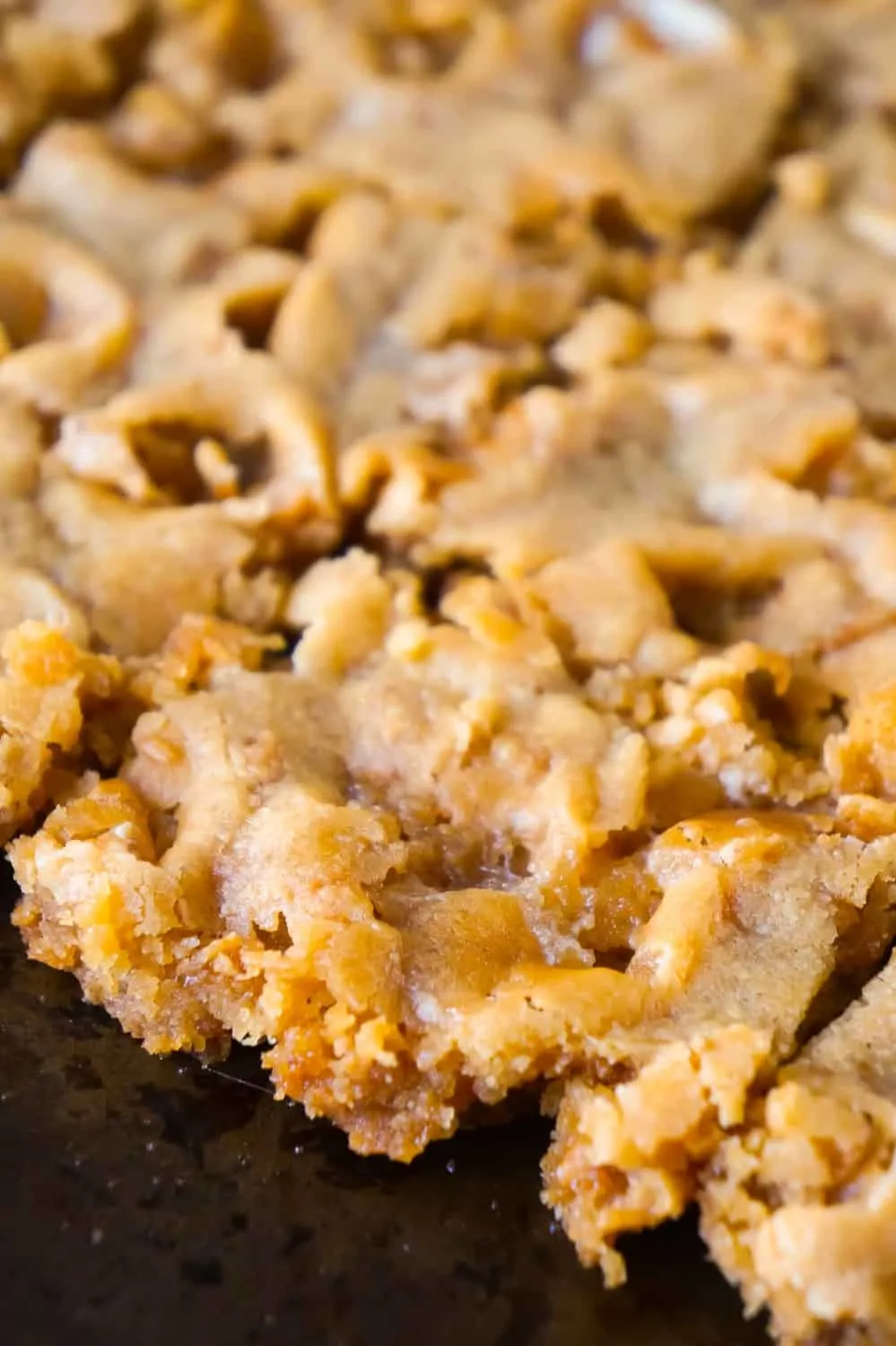 Peanut Butter Marshmallow Cookie Bars are an easy and delicious dessert. These peanut butter cookie bars are soft and chewy and loaded with Skor bits.